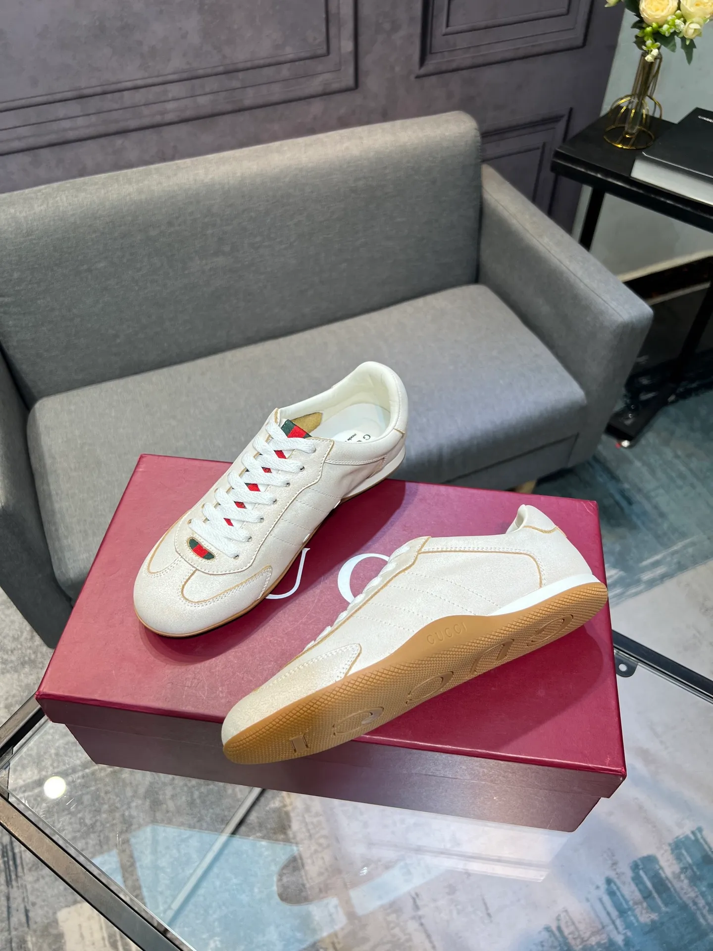 Men's shoes 💰580 Gucci Gucci small dirty shoes full series upgrade, long-term production GG Gucci series old casual small dirty shoes catwalk style ZP developed pure original version... metal double G crystal cylindrical mark... Gucc original pattern webbing... upper color rubbed cowhide matte stitching classic double G cloth, code number: 35-44 (female 41, male 45. Customization is not returnable) Fabric: original custom cowhide Inner: original custom cowhide Feet: original cowhide injection molding. Outsole: original open molding sole. Packaging: original full set of packaging. Color: official website updated simultaneously.